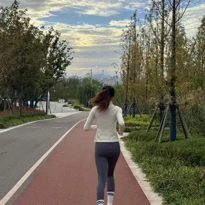 董娟